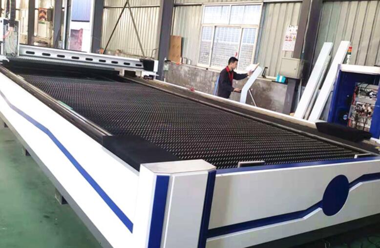 購買切割機設(shè)備應(yīng)該考慮到哪些因素