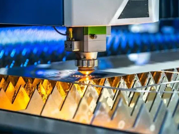 12000w數(shù)控激光切割機(jī)多少錢?河北信爾公司出廠價(jià)低